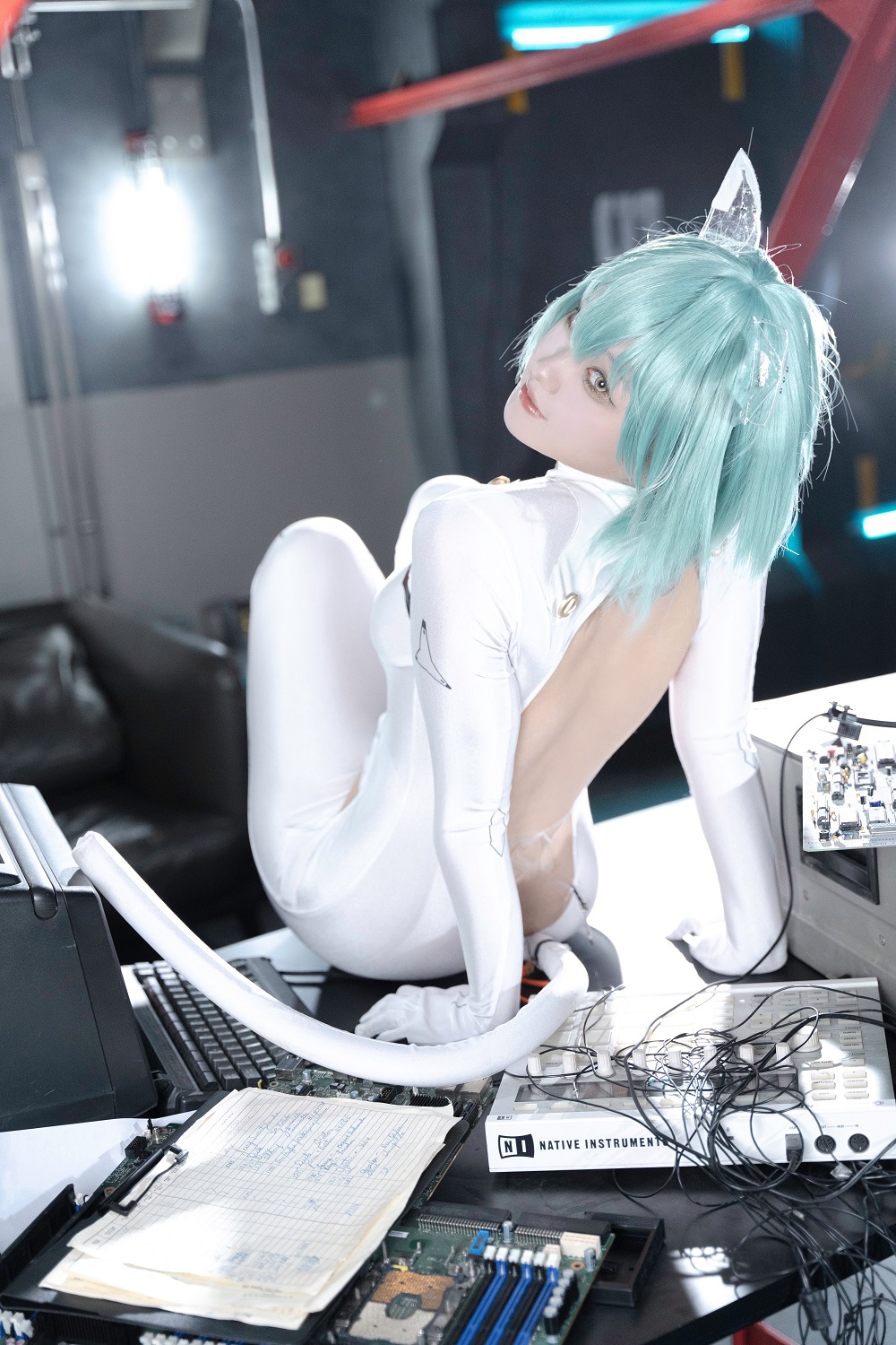 露Mercurius-i-碧蓝航线-纳希莫夫原皮[40P] 写真散本 预览2图