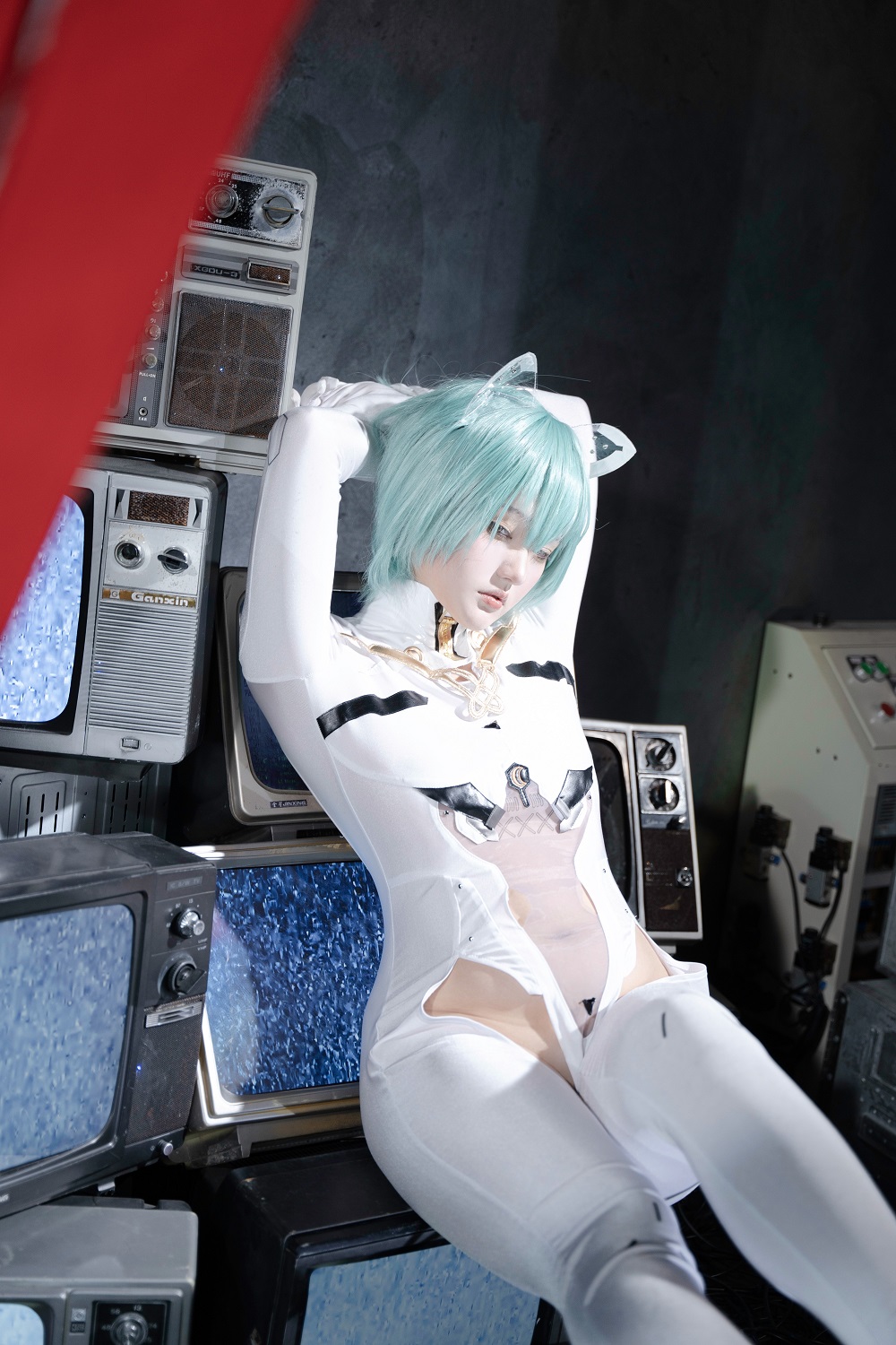 露Mercurius-i-碧蓝航线-纳希莫夫原皮[40P] 写真散本 预览3图