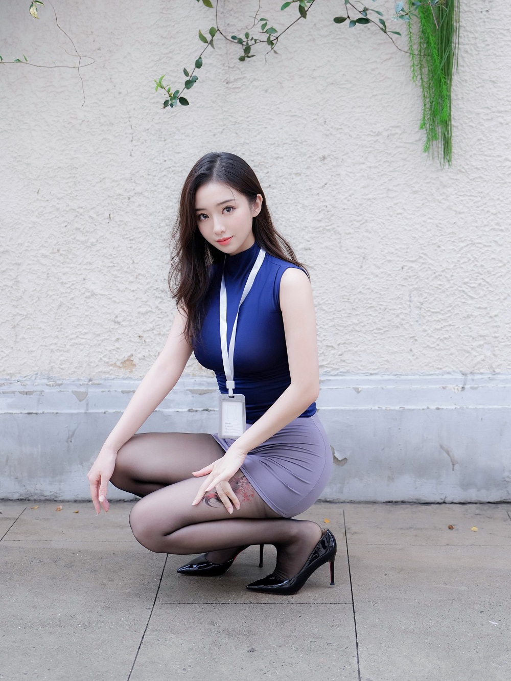 楠芝-内购助力作品-蓝灰制服OL[90P+1V] 写真散本 预览2图