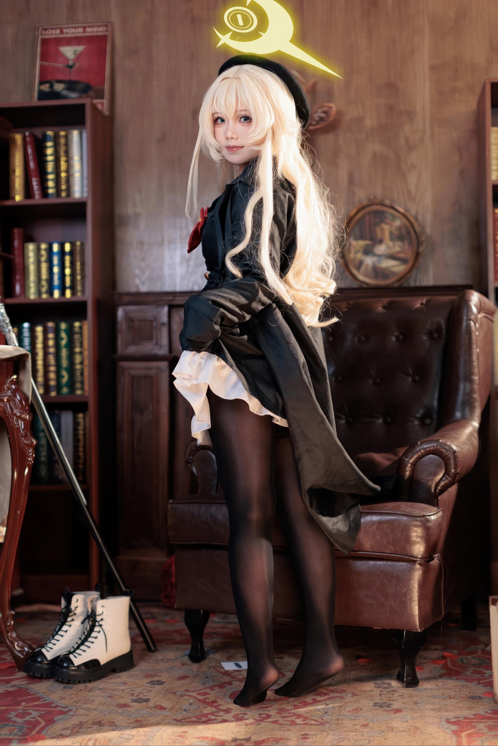 不悬ovo-蔚蓝档案-笑面教授OL制服[34P] 写真散本 预览1图