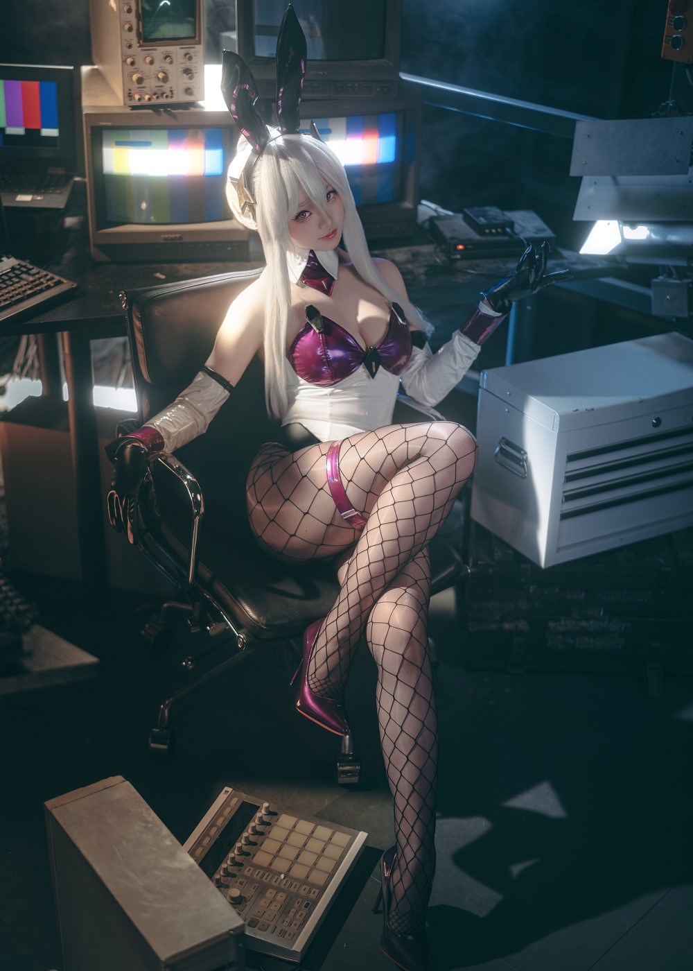 前野太太-碧蓝航线-奇尔沙治兔女郎[43P+2V] 写真散本 预览2图